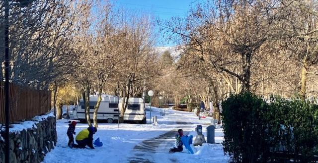 Camping L'Enclave Mobil-Home Estavar Exteriör bild