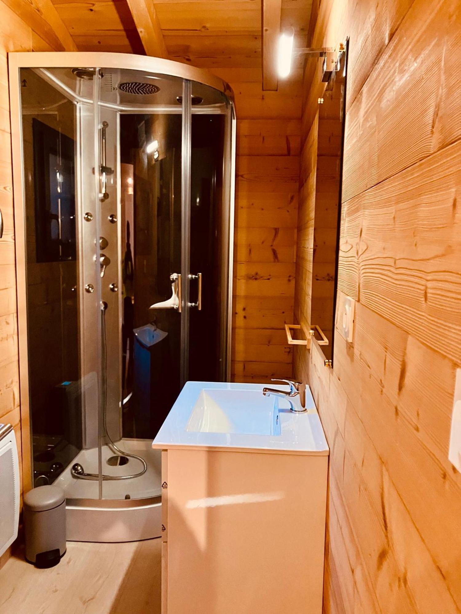 Camping L'Enclave Mobil-Home Estavar Exteriör bild