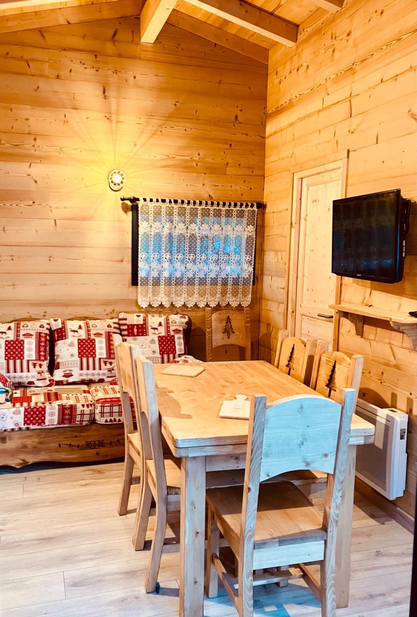 Camping L'Enclave Mobil-Home Estavar Exteriör bild